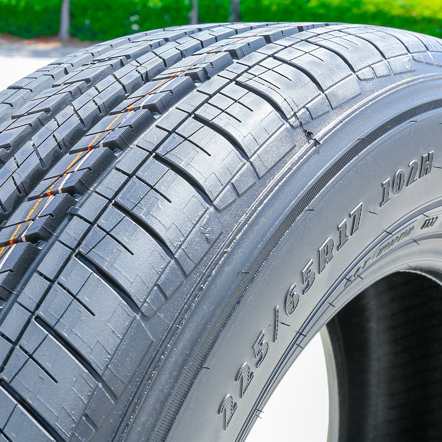 Set of 4 (FOUR) Tires Goodyear Assurance Finesse 225/65R17 102H AS A/S All Season Fits: 2018-23 Chevrolet Equinox LT, 2015-17 Subaru Outback 3.6R Touring