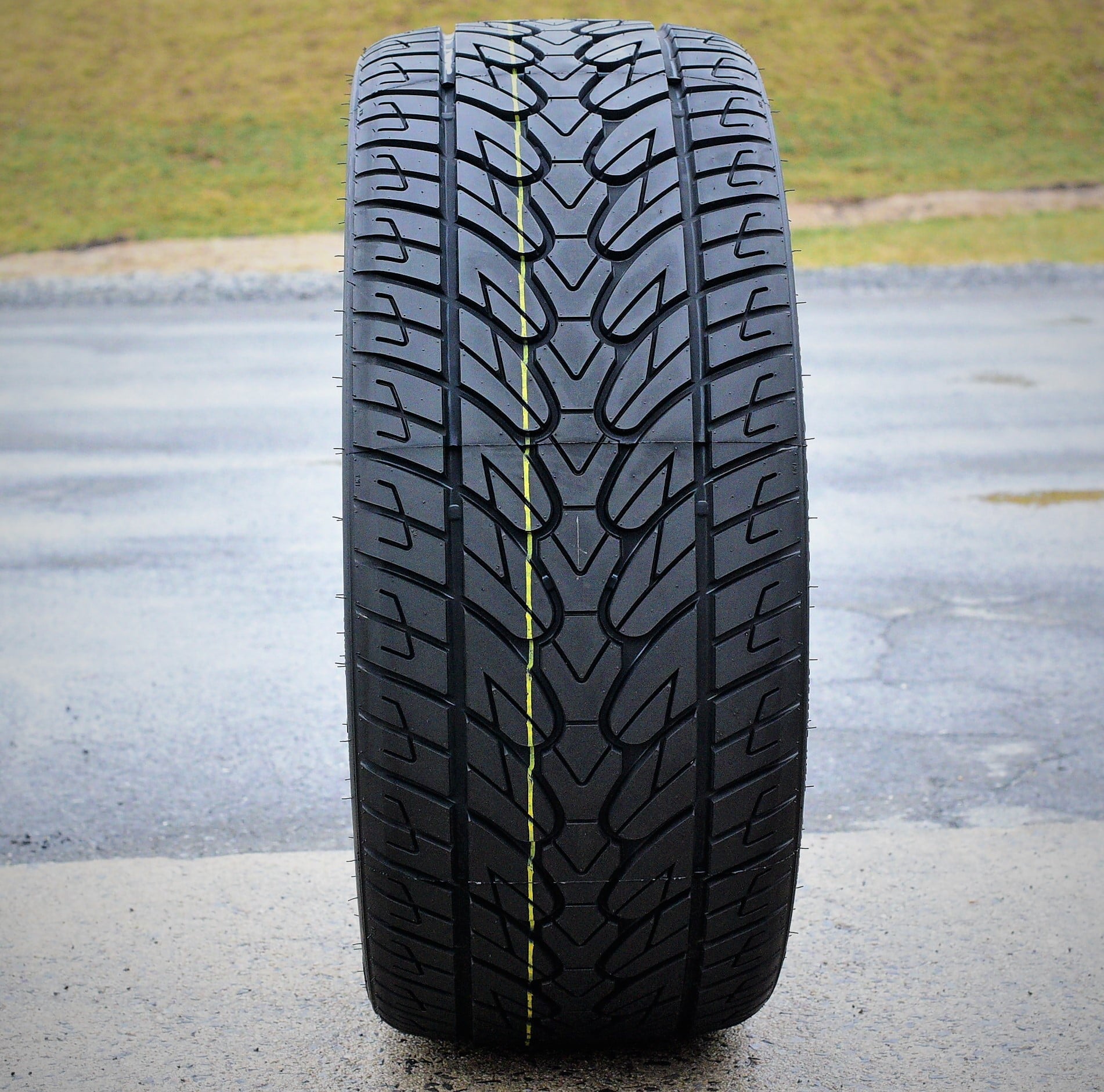 Set of 4 Fullway HS266 305/35R24 112V XL Performance a/s All Season Tires