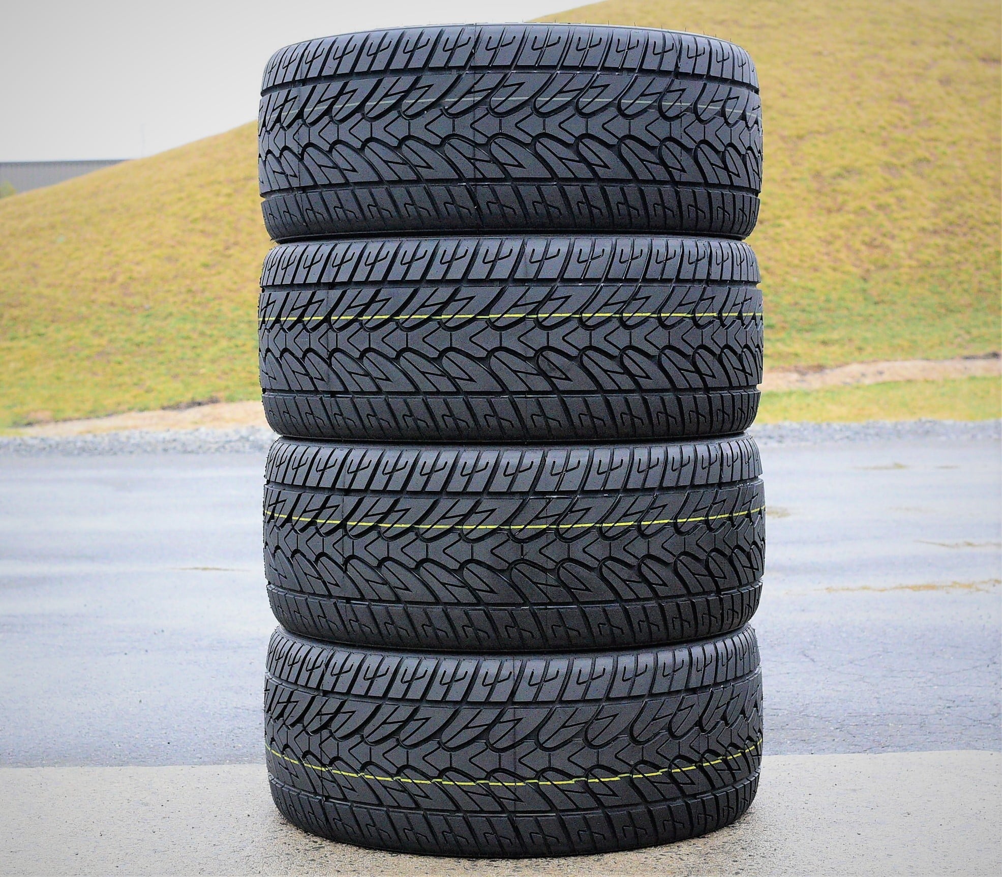 Set of 4 Fullway HS266 305/35R24 112V XL Performance a/s All Season Tires