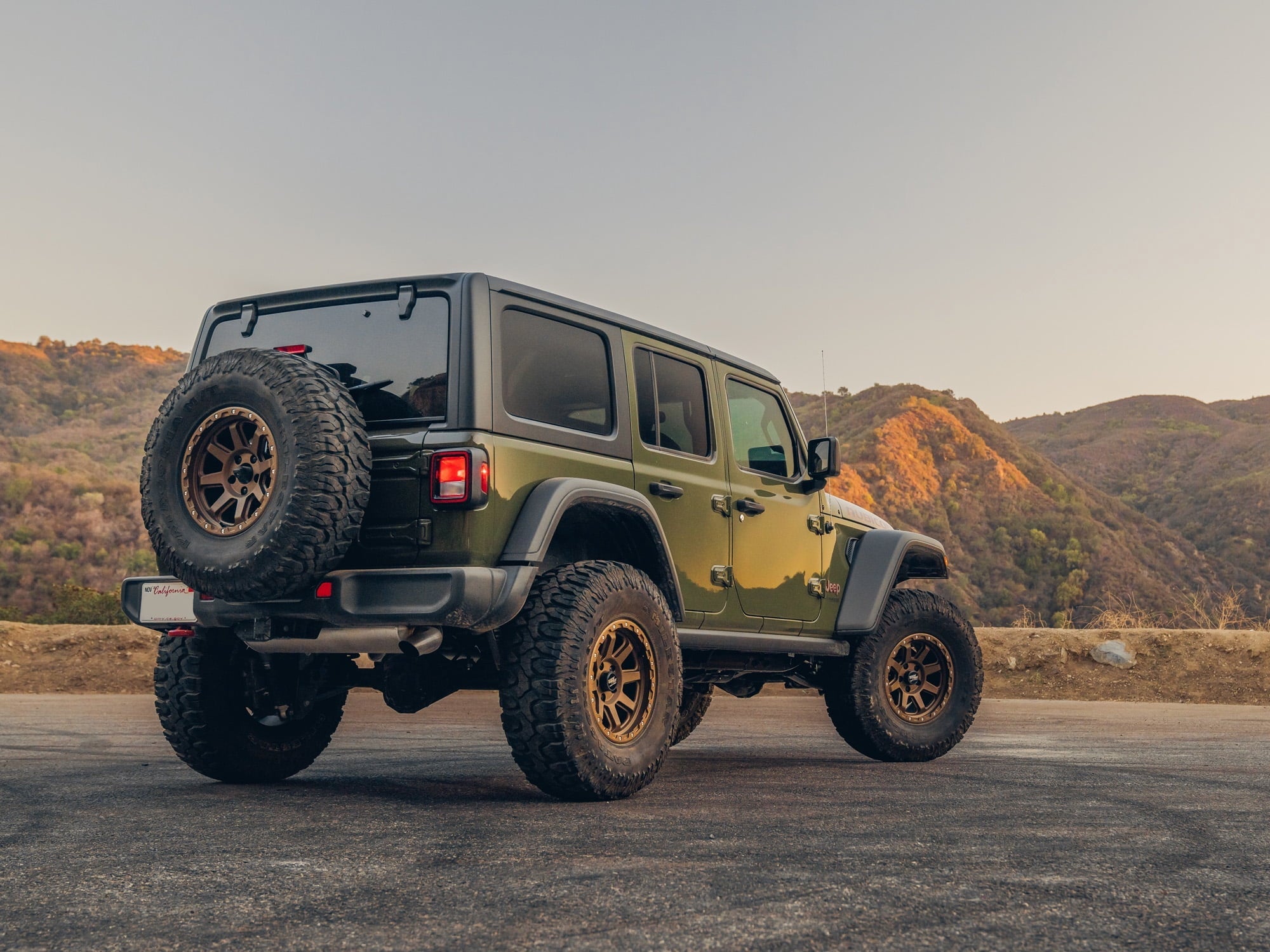 RockTrix RT116 17 inch Wheel Compatible with Jeep Wrangler JK JL 17x9 5x5 Wheels (-12mm Offset, 4.5in Backspace) 5x5 PCD, 71.5mm Bore, Gunmetal Gray Wheels, Also fits Gladiator JT Rims